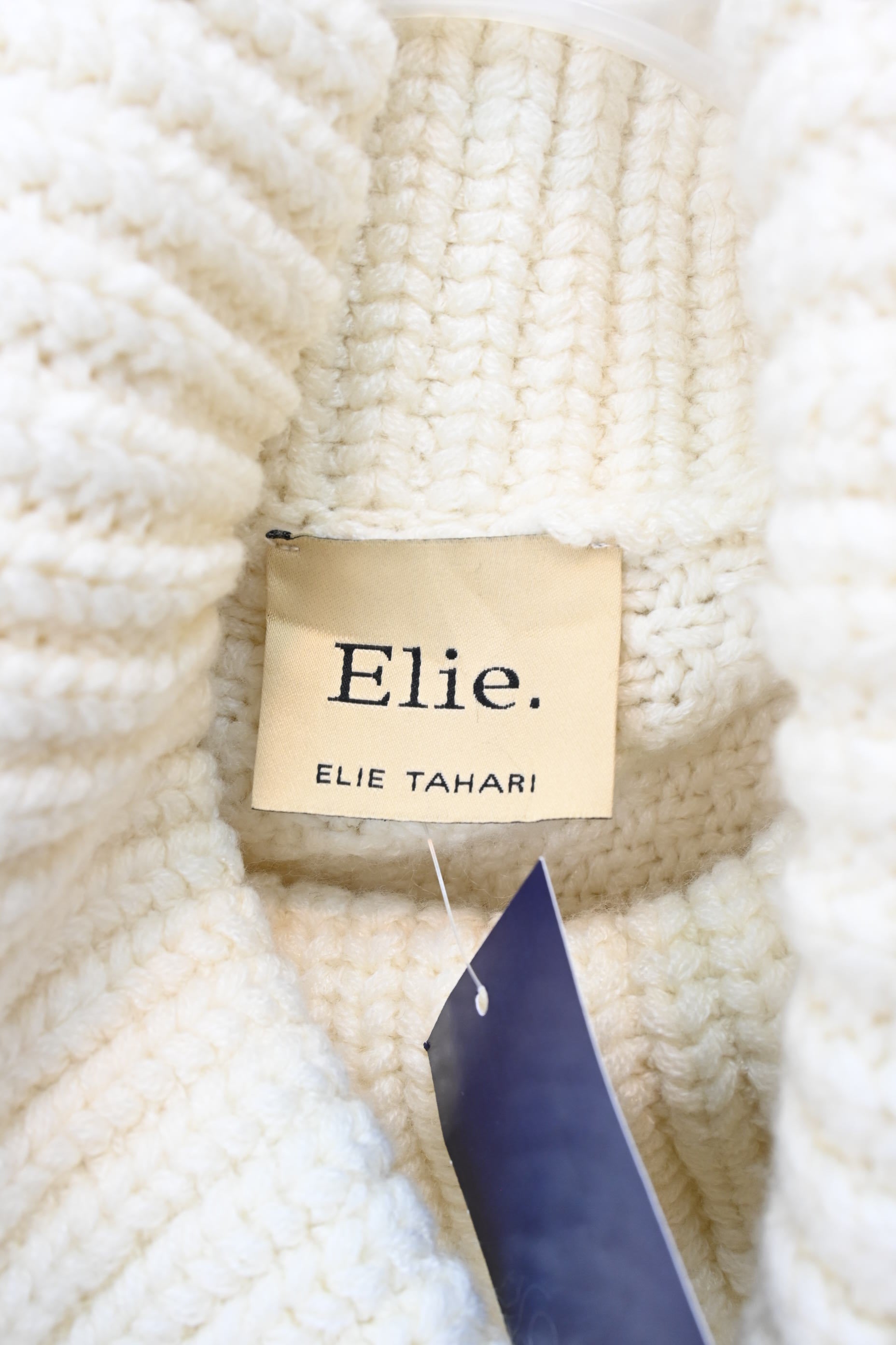 Suéter Elie Tahari ⚡