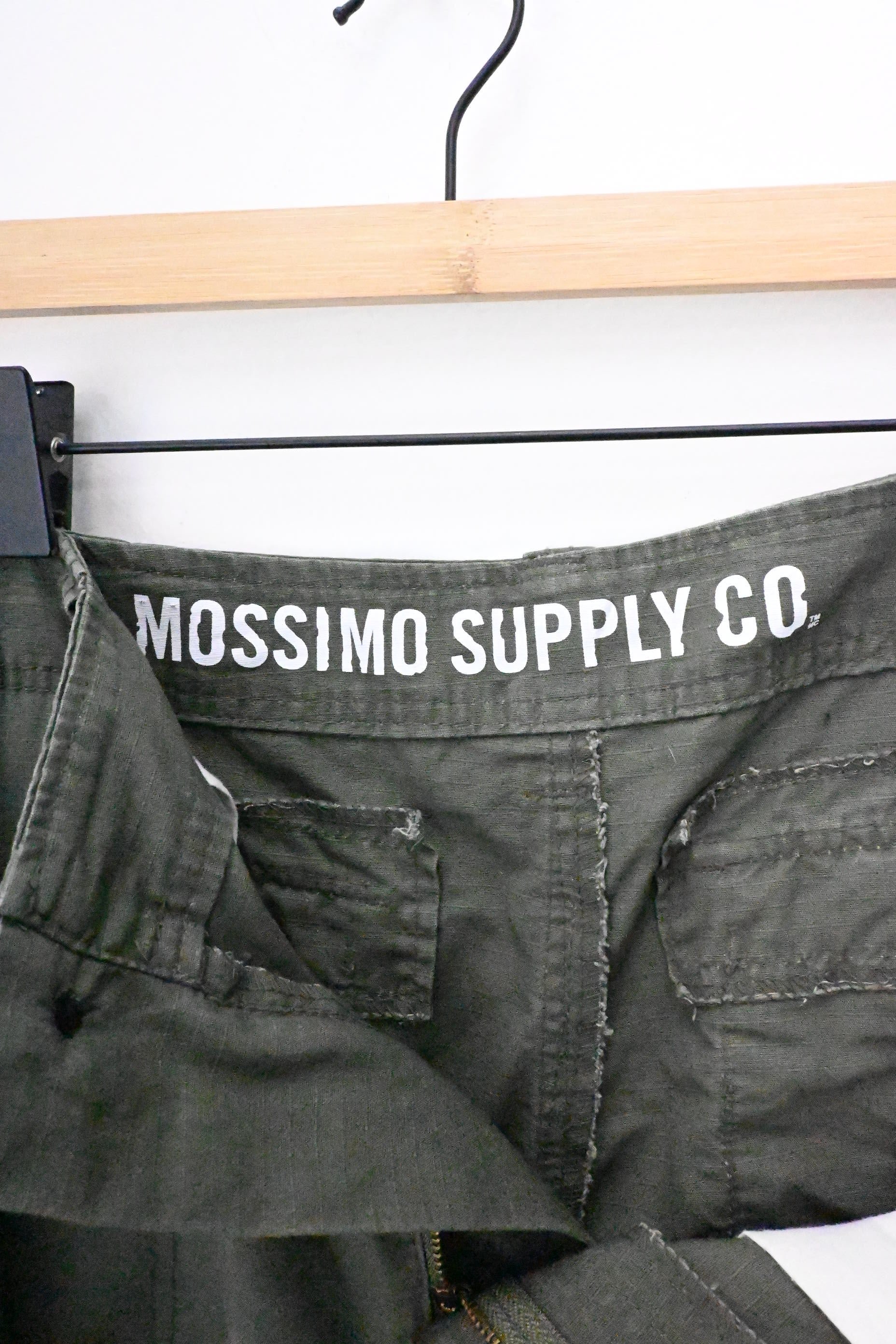 Bermuda MOSSIMO SUPPLY CO